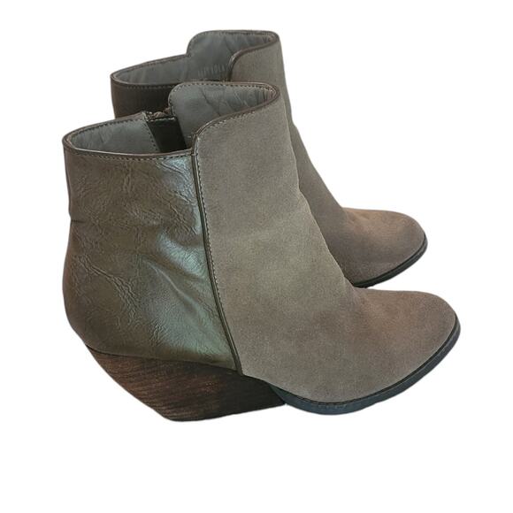 Very Volatile Los Angeles Whitby Suede/Leather Ankle Bootie Women's Size 8.5 - Picture 2 of 11